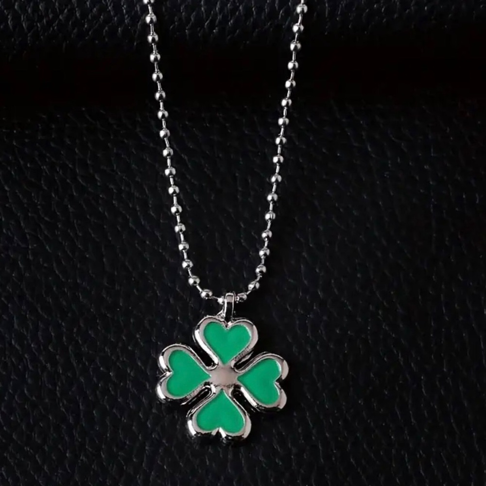 FOUR-LEAF CLOVER PENDANT